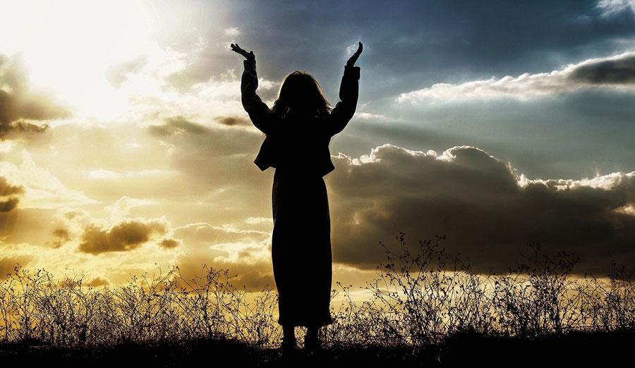 PRAISE TO THE KING